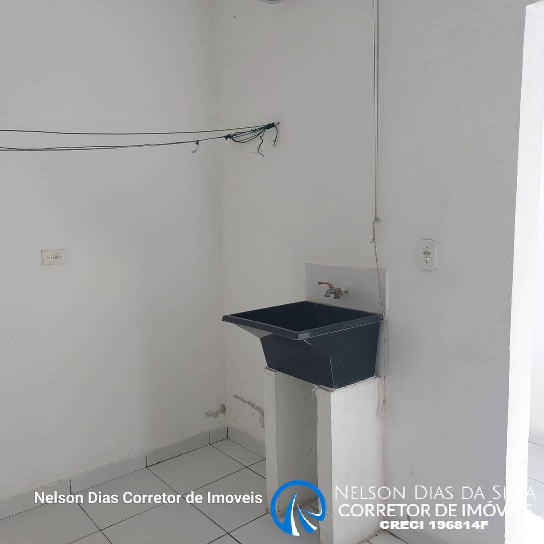 Casa à venda com 6 quartos, 180m² - Foto 7