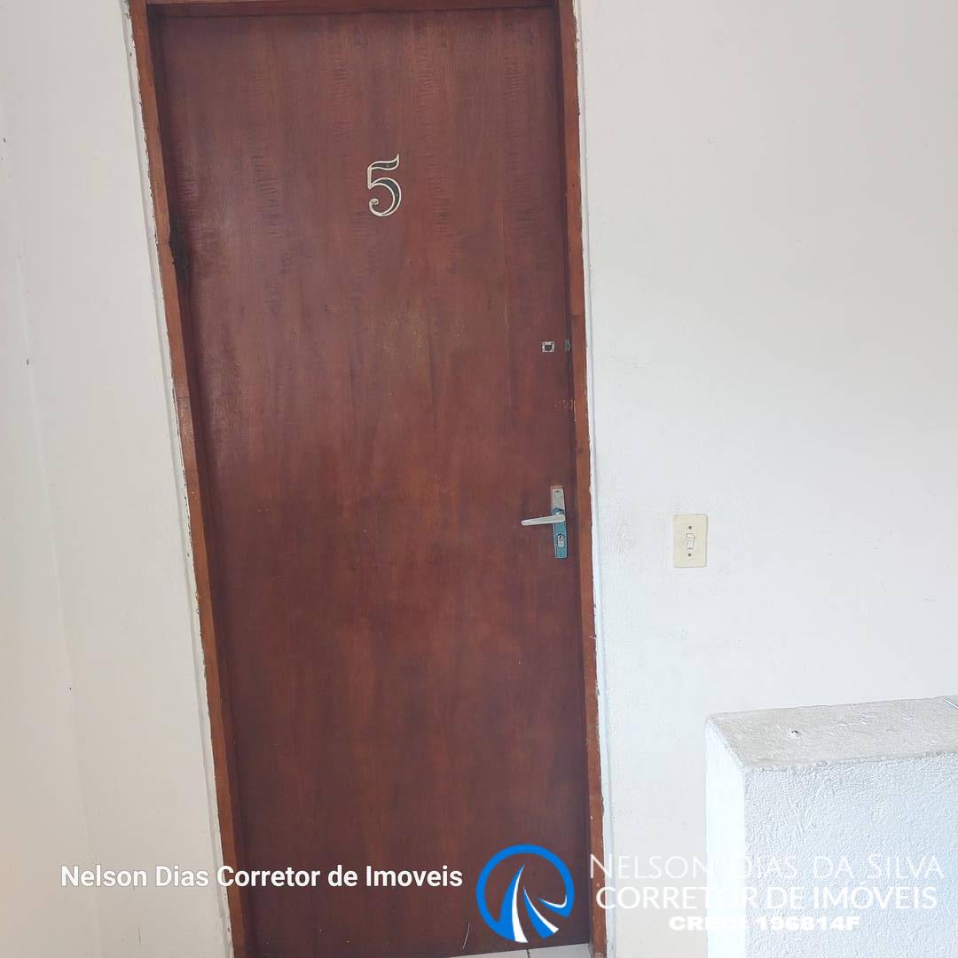 Casa à venda com 6 quartos, 180m² - Foto 8