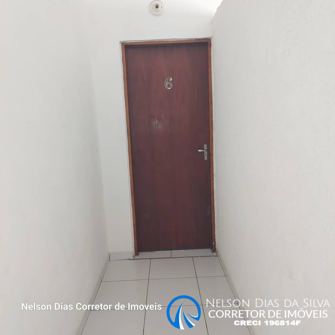 Casa à venda com 6 quartos, 180m² - Foto 9