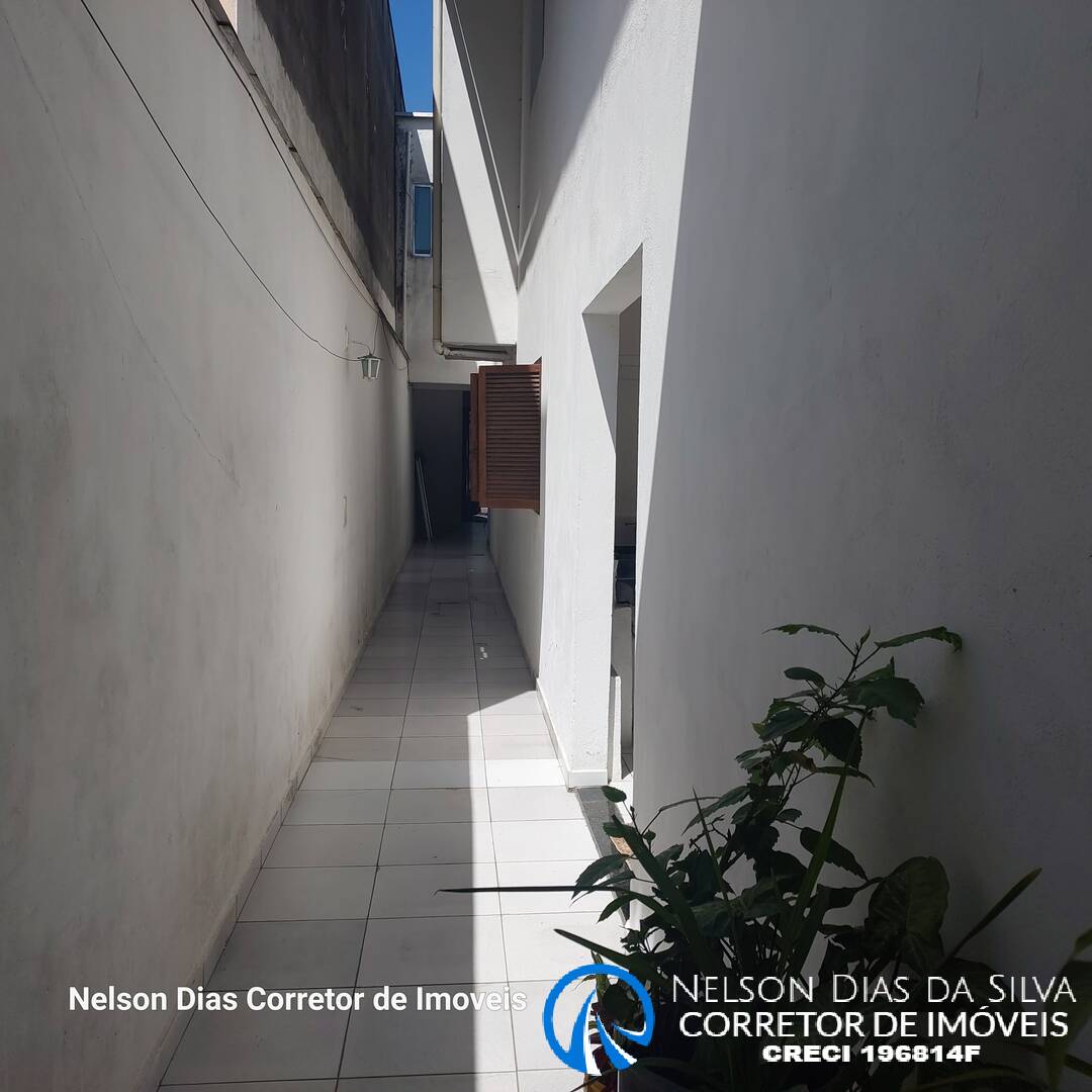 Casa à venda com 6 quartos, 180m² - Foto 14