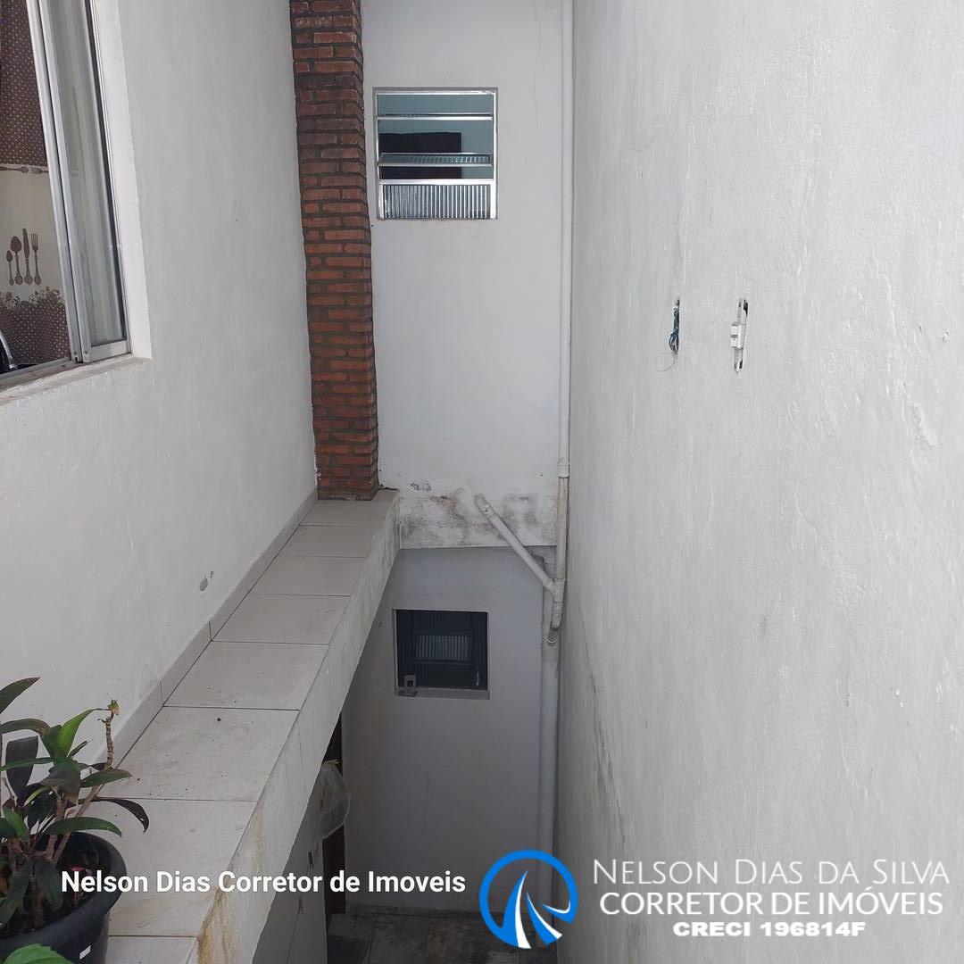 Casa à venda com 6 quartos, 180m² - Foto 17