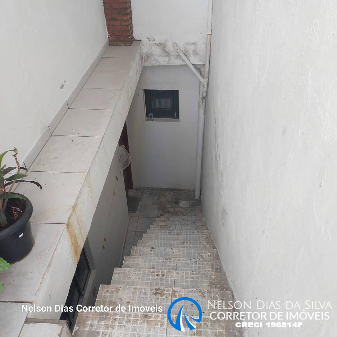 Casa à venda com 6 quartos, 180m² - Foto 18