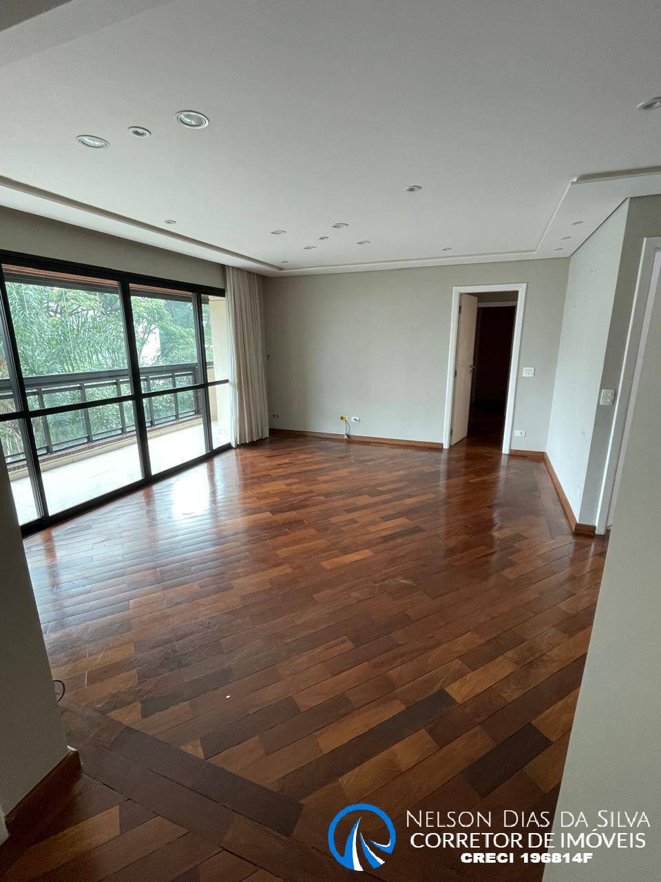 Apartamento à venda com 4 quartos, 161m² - Foto 1