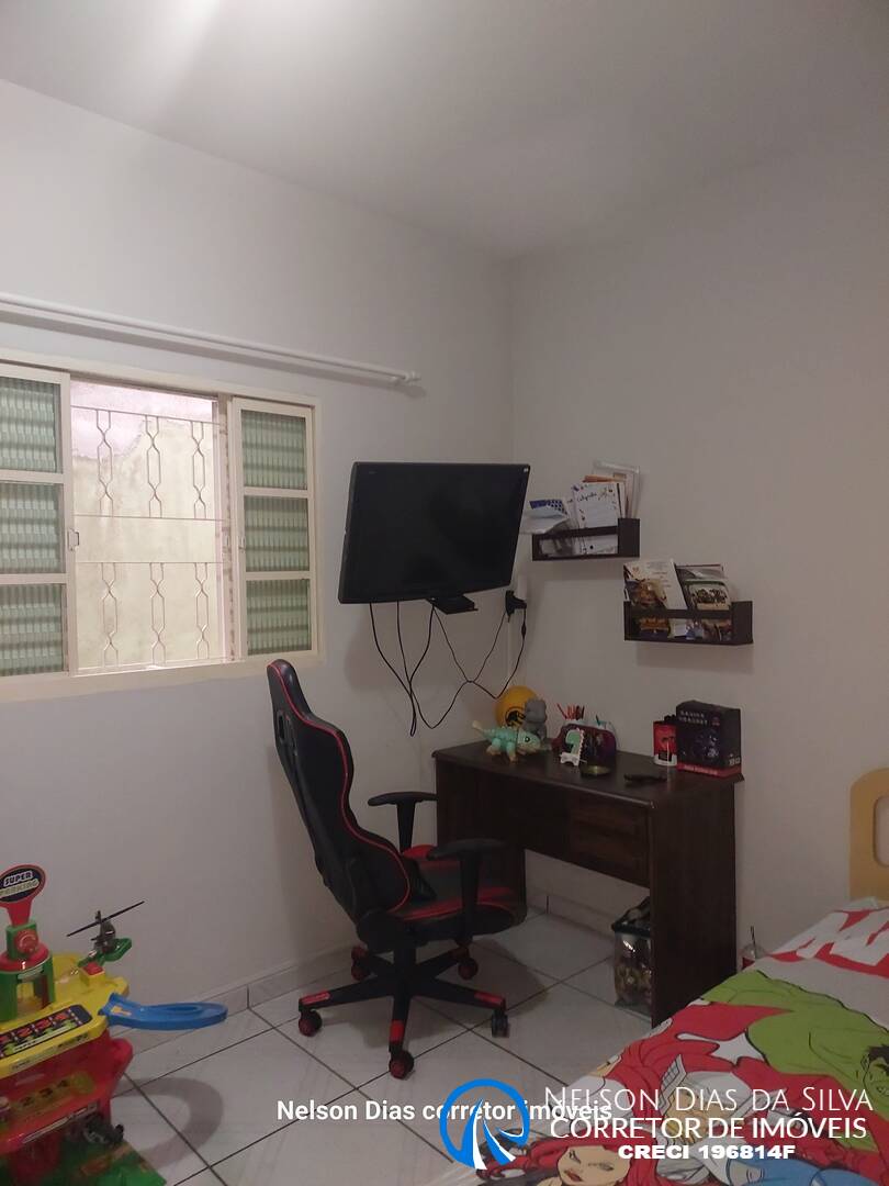 Casa à venda com 3 quartos, 190m² - Foto 17