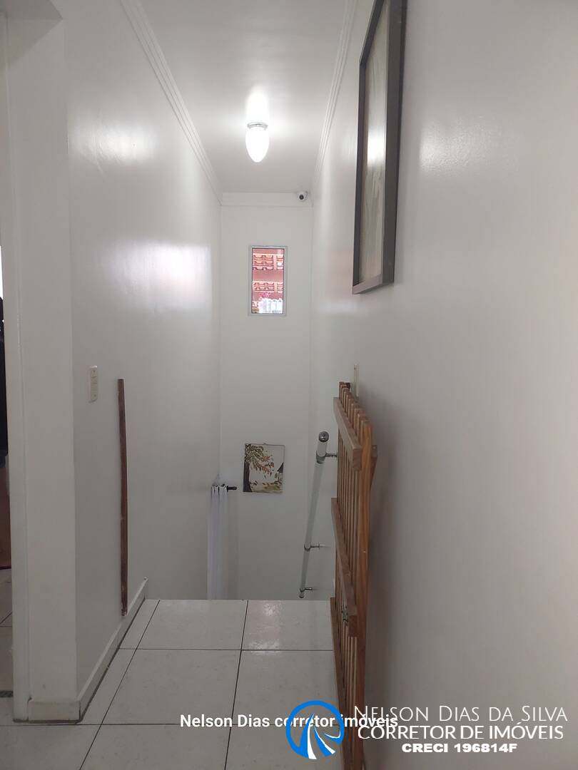 Casa à venda com 4 quartos, 200m² - Foto 21